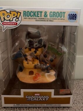 Funko Pop Moment - Marvel 1089 - Rocket & Groot Beach Day Sandcastle - Boxlunch